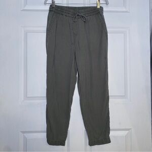 Talbots Light Olive Green Pull On Casual Pants Size 2